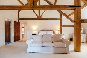 Stunning Five BD Home Near Tewkesbury