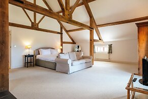 Stunning Five BD Home Near Tewkesbury
