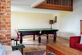 Stunning Five BD Home Near Tewkesbury