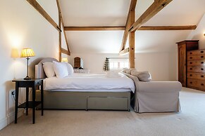 Stunning Five BD Home Near Tewkesbury