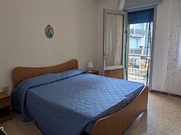 Charming Property Steps From Caorles Center