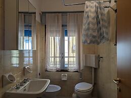 Charming Property Steps From Caorles Center