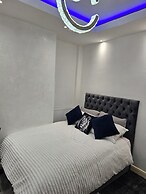 Denhomes Luxury Flat