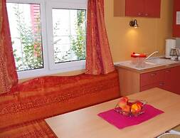 Spacious Beachside Family Stay