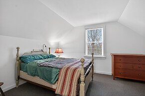 Forest Backdrop Midcoast Maine Quiet Escape 3 Bedroom Home