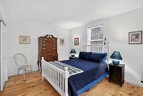 Forest Backdrop Midcoast Maine Quiet Escape 3 Bedroom Home