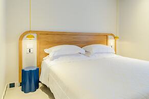 Suites 21 Luxury Apartment