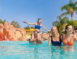 Comfortable Coastal Stay for 4