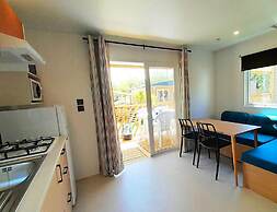 Comfortable Coastal Stay for 4