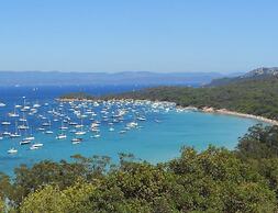 Comfortable Coastal Stay for 4