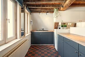 Stylish Duplex Apartment for 10