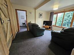 Cozy Inchbae Cottage - Garve Getaway