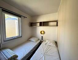 Compact Coastal Family Stay for 4
