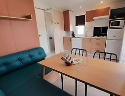 Compact Coastal Family Stay for 4