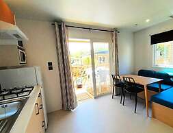 Compact Coastal Family Stay for 4