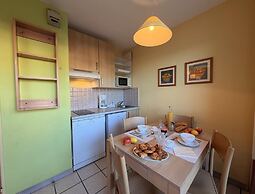 Hillside Mediterranean Stay for 6