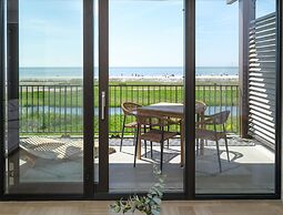 Beachfront Apartment for Four in Workum