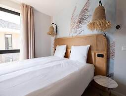 Beachfront Apartment for Four in Workum