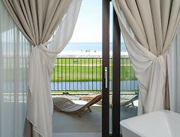 Water's Edge Wellness Retreat With Sauna
