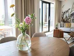 Water's Edge Wellness Retreat With Sauna