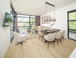 Workum 6-person Beach Resort Home