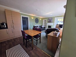 Apartment Sleeps 4 With Parking