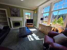 Apartment Sleeps 4 With Parking