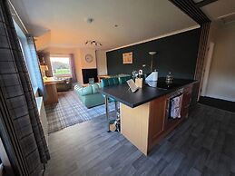 Apartment Sleeps 4 With Garden