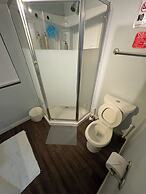 Private Room Downtown with Kitchenette