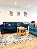 Tranquil Turquoise - 3 Bed House With Parking