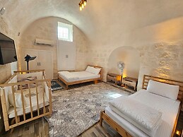 Tarihi Midyat Acar Konağı-Butik Otel