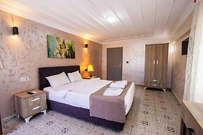 cundera hotel
