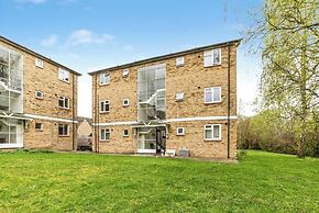 2 Bed Flat - Sleeps 3 - Pets - Parking - Wifi
