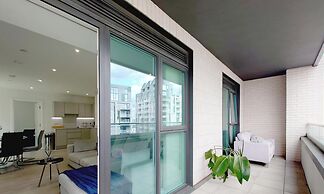 Deluxe Serviced Three Bedroom Apartment