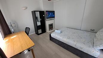 Fenia Estate