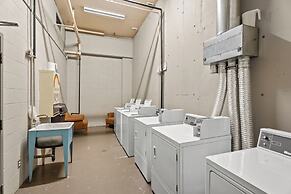 Le Johannsen by RVMT