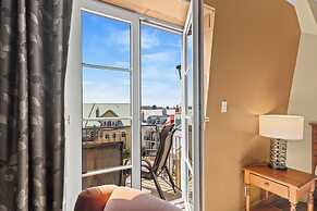 Le Johannsen by RVMT