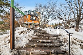 Le Johannsen by RVMT