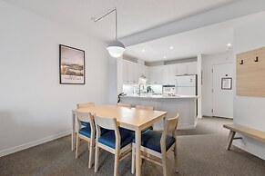 Le Johannsen by RVMT