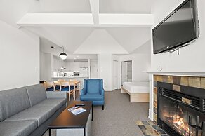 Le Johannsen by RVMT