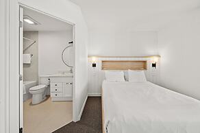 Le Johannsen by RVMT