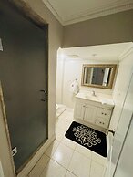 3 Bdrms - Near Airport, sq 1