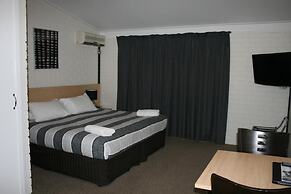 Plains Motor Inn