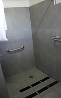 Plains Motor Inn
