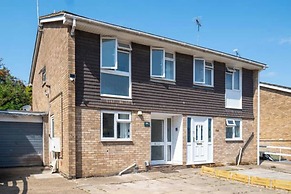 House Sleeps 5 - Wifi & Tv