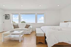 Stunning Views by the Bay 2BR