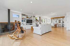 Stunning Views by the Bay 2BR