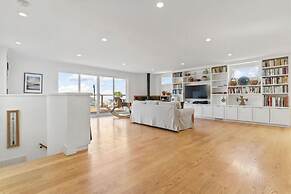 Stunning Views by the Bay 2BR
