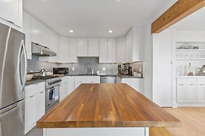 Stunning Views by the Bay 2BR