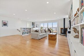 Stunning Views by the Bay 2BR